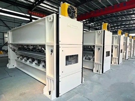 Niet-geweven 10m/min snelheid Hoog snelheid 1200rpm naaldpunchmachine