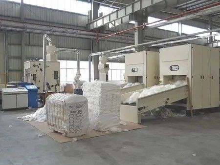 400 kg/uur 100 gsm tot 800 gsm Productielijn voor het perforeren van filtergevoel naald